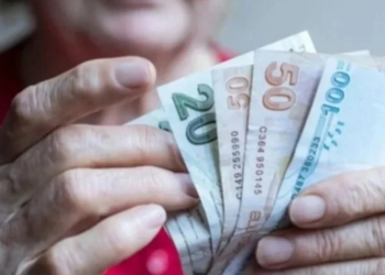 Emeklilerin zam farkı ödemeleri yarın hesaplarına yatırılacak