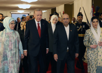 Erdoğan, Pakistan Cumhurbaşkanı Zerdari ile görüştü
