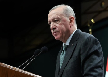 Erdoğan, 'başkomutan' olarak Özel'e seslendi: Ayağını denk al