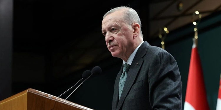 Erdoğan, 'başkomutan' olarak Özel'e seslendi: Ayağını denk al