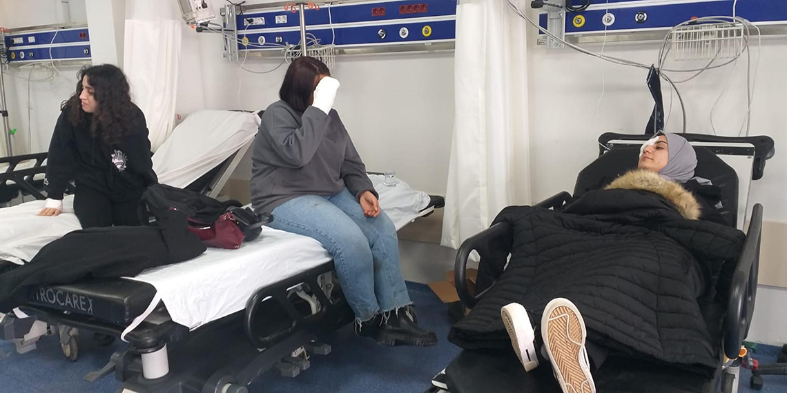 Erzurum'da yolcu otobüsü devrildi: 37 yaralı