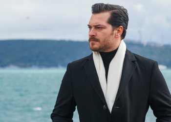 Eşref Rüya, sete çıktı