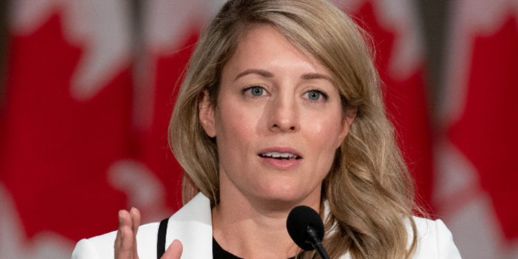 Filistinlilerin kaderlerini tayin hakkını destekliyoruz