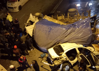Freni boşalan kamyonun yol açtığı zincirleme kazada 3 ölü, 12 yaralı