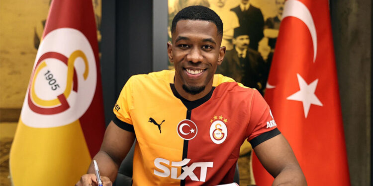 Galatasaray, Carlos Cuesta ile anlaştı