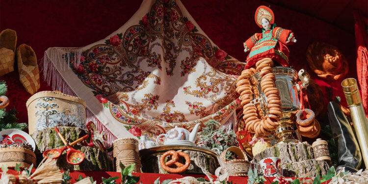 Gastronomi festivali Moskova Maslenitsa 2 Mart’a kadar devam edecek