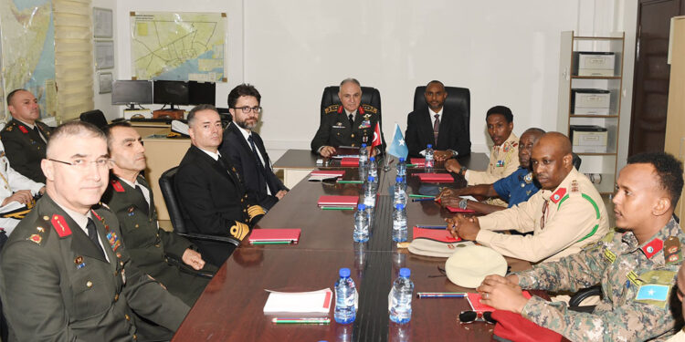 Genelkurmay Başkanı Orgeneral Metin Gürak, Somali’de askeri törenle karşılandı