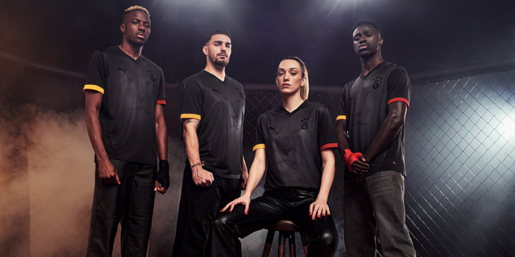 Galatasaray yeni sezon formasını tanıttı