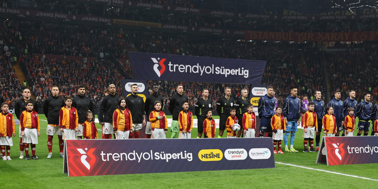 Galatasaray yenilmezlik serisini sürdürdü
