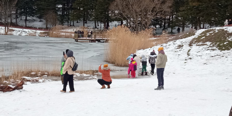 Gölcük Tabiat Parkı'na ziyaretçi akını