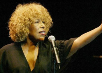 Grammy ödüllü şarkıcı Roberta Flack hayatını kaybetti