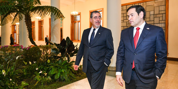 Guatemala, ABD'den sınır dışı edilenleri kabul edecek