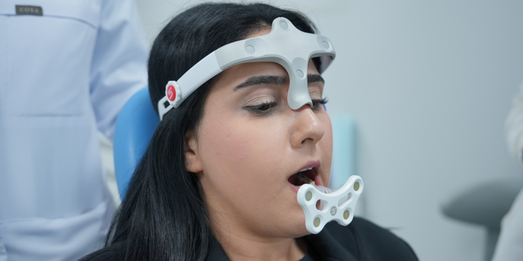 Gülüş tasarımında çene eklemi sağlığı kontrol edilmeli