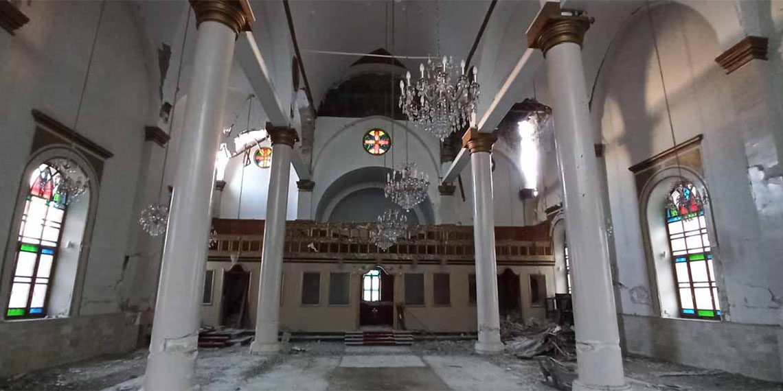 Hatay’da din adamları, depremde ağır hasar gören cami ve kiliselerin restorasyonu için destek istediler.