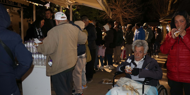 Hayranları, Ferdi Tayfur için mevlit okuttu