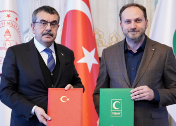 Her açıdan bağımsız bir gençlik için el ele güzel şeyler yapacağızHer açıdan bağımsız bir gençlik için el ele güzel şeyler yapacağız