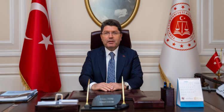 Her yıl 60 bin hükümlü ve tutuklu meslek sahibi oluyor