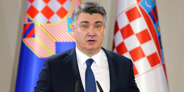 Hırvatistan'da Cumhurbaşkanı seçilen Milanovic, görevine başladı