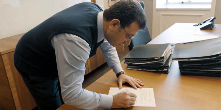 Ekrem İmamoğlu ön seçim için adaylık başvurusunu yaptı