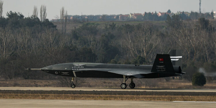 Kızılelma'nın uçuş testleri devam ediyor