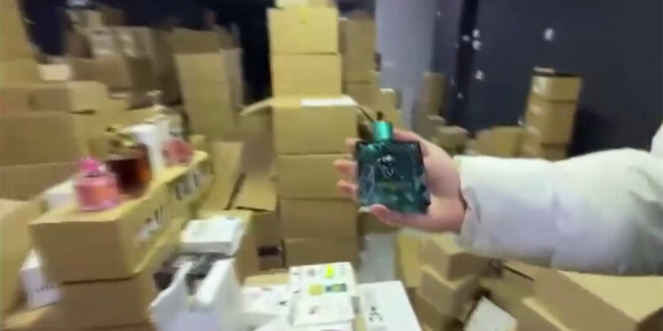 İstanbul'da 6 ilçede kaçak parfüm operasyonu