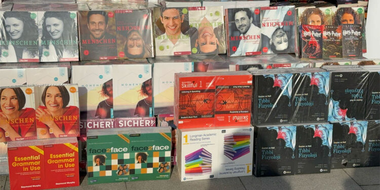 İstanbul'da korsan kitap operasyonu