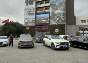 Kapalıçarşı'da kara para aklayanlara operasyon; 40 gözaltı