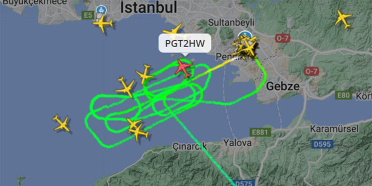 Sabiha Gökçen Havalimanı'nda uçuşlarda aksamalar yaşandı