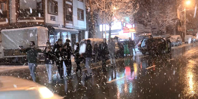 İstanbul'da kar yağışı gece etkili oldu