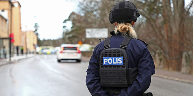 İsveç'te okula silahlı saldırı: 10 ölü