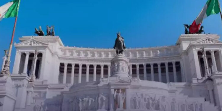 İtalya Arnavutluk'a gönderdiği göçmenleri geri aldı