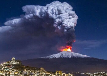 Etna'nın kül ve lav püskürttüğü açıklandı