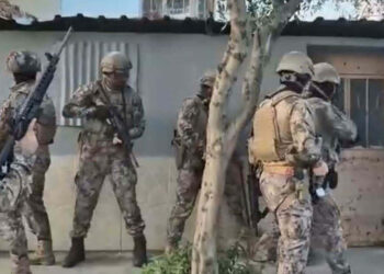 İzmir ve Manisa'da FETÖ operasyonu; 10 gözaltı