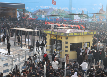 İmralı mesajı meydanlarda dinlendi