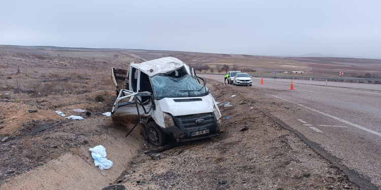 İnşaat işçilerini taşıyan kamyonet devrildi: 5 yaralı