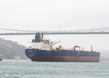 İstanbul Boğazı'nda gemi trafiği çift yönlü kapatıldı