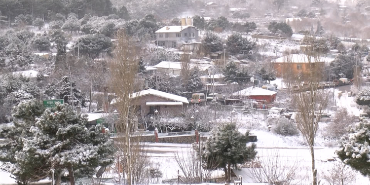 İstanbul'da kar kalınlığı yaklaşık 10 santimetreye ulaştı