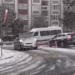 İstanbul'da kar yağışında sürücüler zor anlar yaşadı