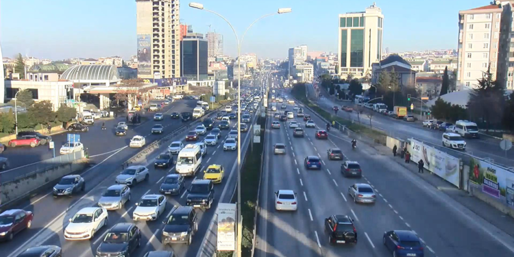 İstanbul'da trafik yoğunluğu yüzde 70'lere kadar çıktı