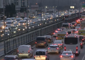 İstanbul'da trafik yoğunluğu yüzde 83'e ulaştı