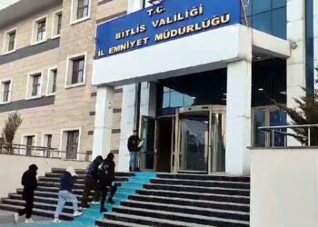 Kadınları fuhşa zorlayıp uyuşturucu kuryeliği yaptıran çeteye operasyon
