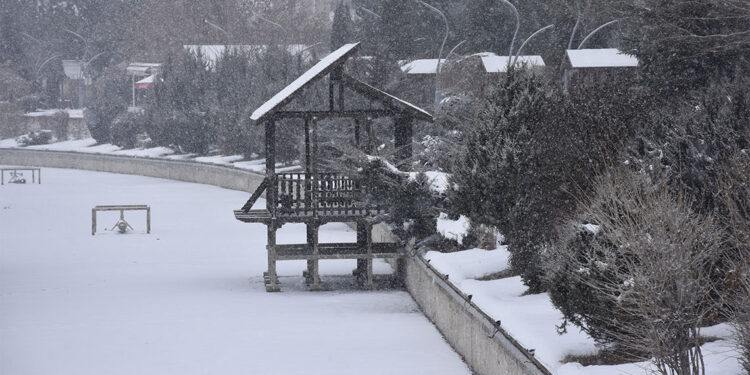 İstanbul'da beklenen kar yağışı ve uçuş iptalleri açıklaması