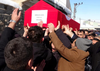 Kazada hayatını kaybeden Piyade Sözleşmeli Er nişanı için geliyormuş