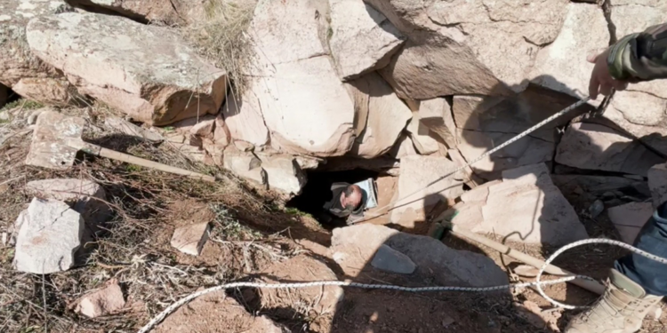 Kaçak kazıya suçüstü; 8 şüpheliyi iple kuyundan çıkardılar