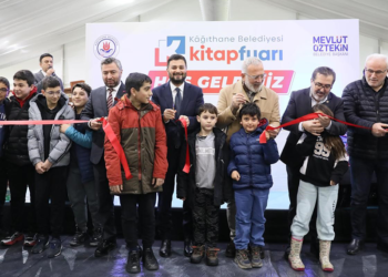 Kağıthane'de kitap fuarı başladı