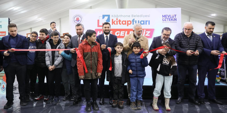 Kağıthane'de kitap fuarı başladı