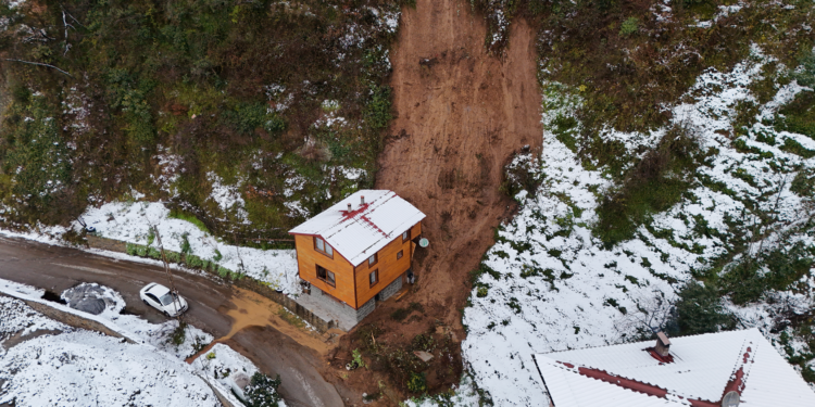 Karadeniz'in kabusu heyelanlarda kritik 2 ay uyarısı