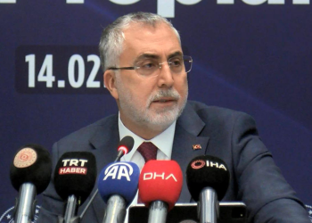 Kimsenin milletin iradesine müdahale etmesine izin vermeyiz