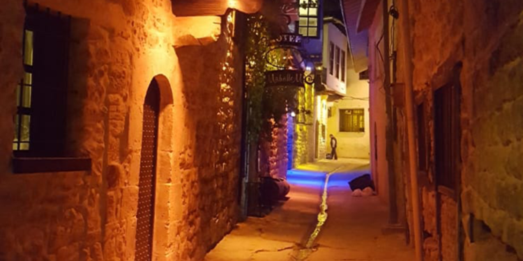 Kırk asırlık Türk yurdunun toplumsal yalnızlığı