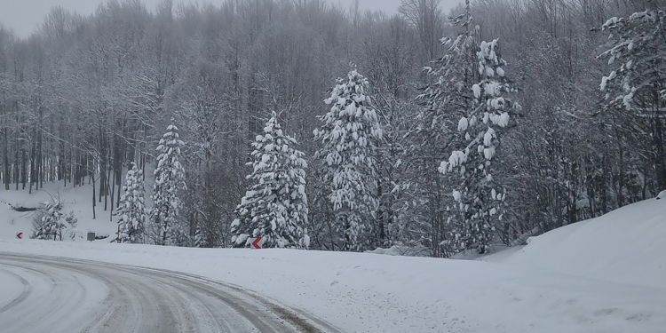 Kocayayla geçidinde kar kalınlığı 60 santimetreye ulaştı